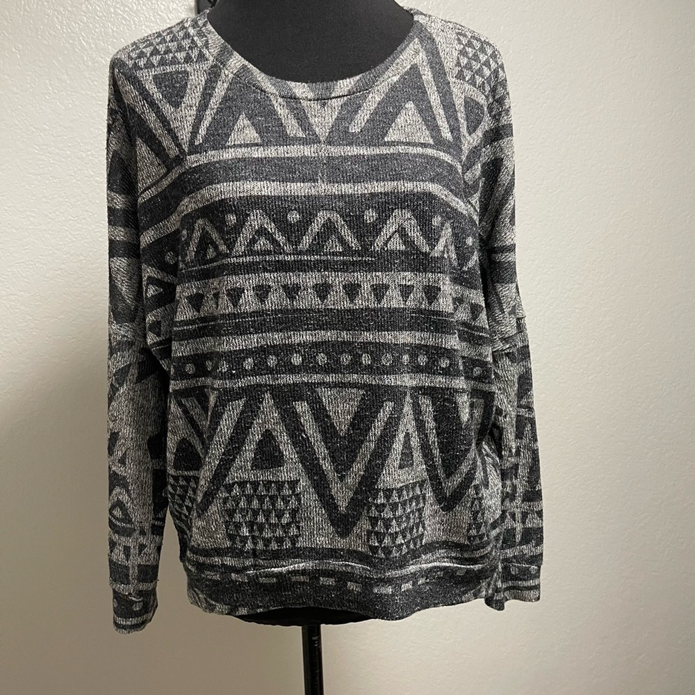 Blushed Aztec Geometric Long Sleeve Blouse Size MEDIUM